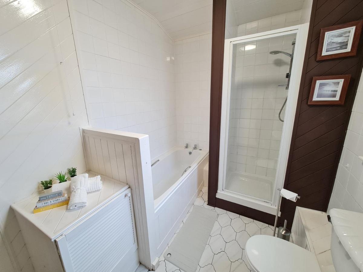 Appartamento Large 3 Bed Flat, Free Parking Newcastle Upon Tyne Esterno foto