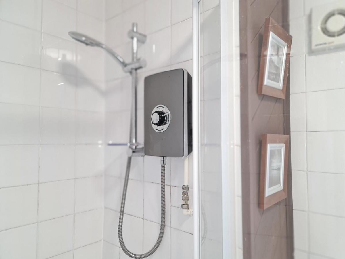 Appartamento Large 3 Bed Flat, Free Parking Newcastle Upon Tyne Esterno foto