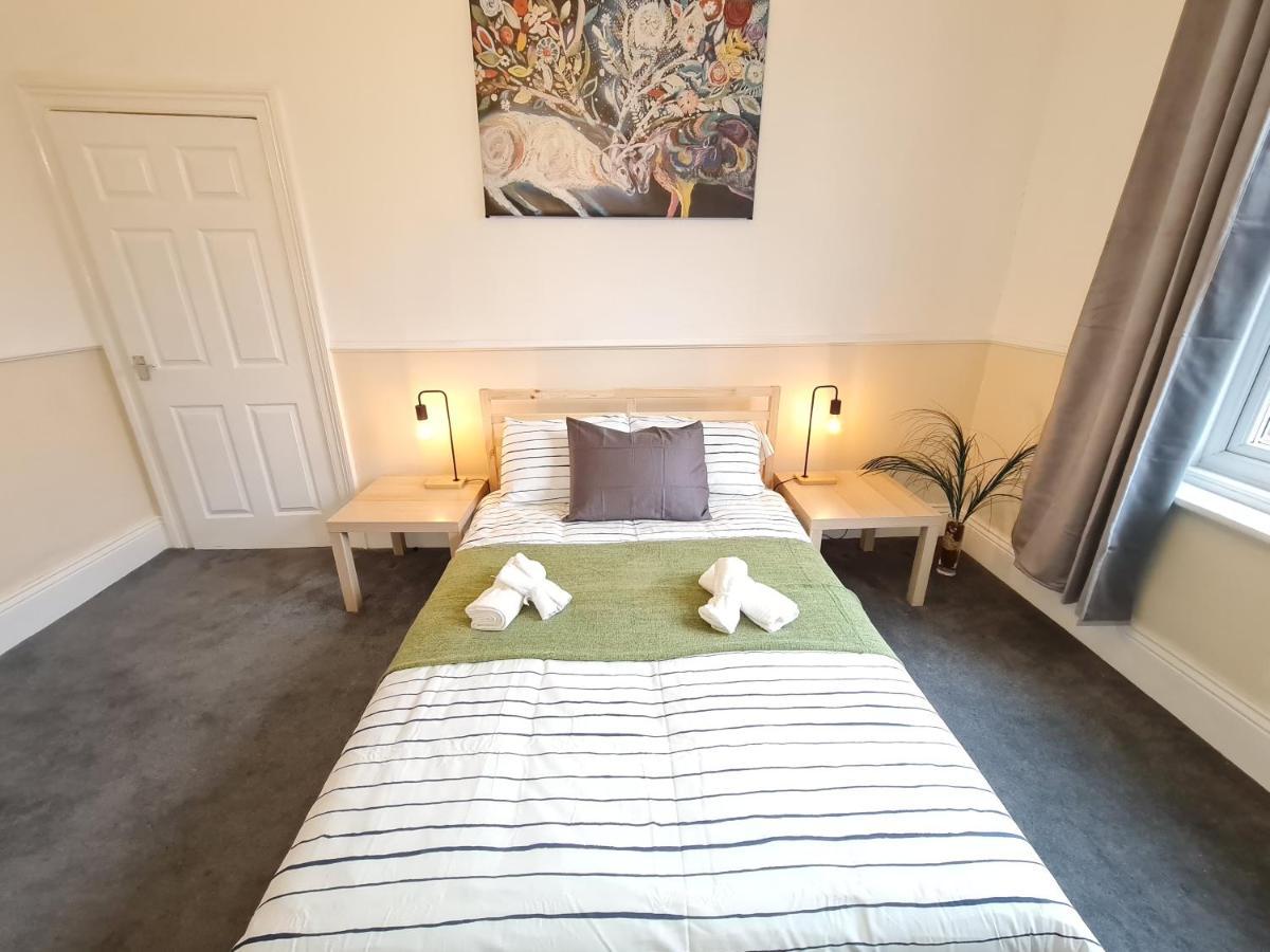 Appartamento Large 3 Bed Flat, Free Parking Newcastle Upon Tyne Esterno foto
