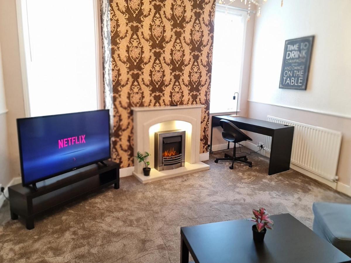 Appartamento Large 3 Bed Flat, Free Parking Newcastle Upon Tyne Esterno foto